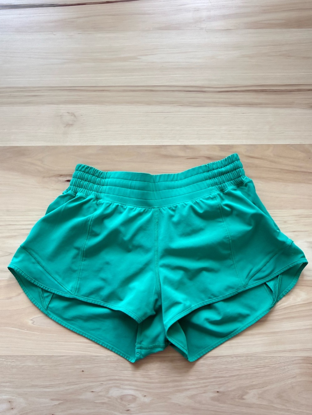 Lululemon Hotty Hot Low-Rise Lined Short 2.5”